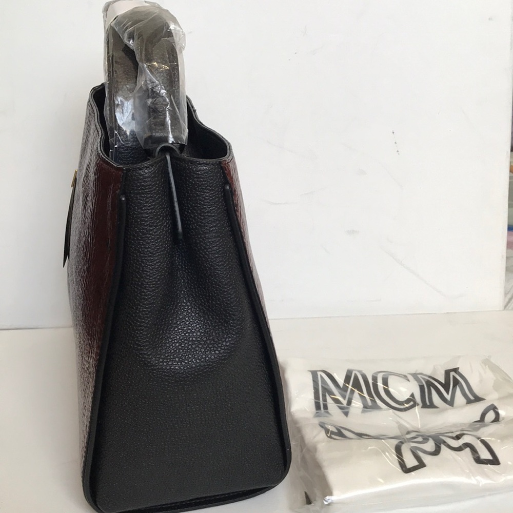 💜 SOLD💜 MCM shoulder Bag - Picture 3 of 8